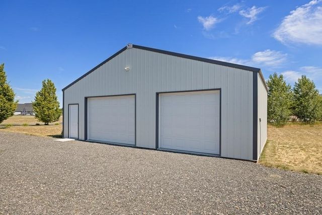 6211 N Blue Skies Ln, Newman Lake, WA 99025