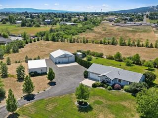 6211 N Blue Skies Ln, Newman Lake, WA 99025