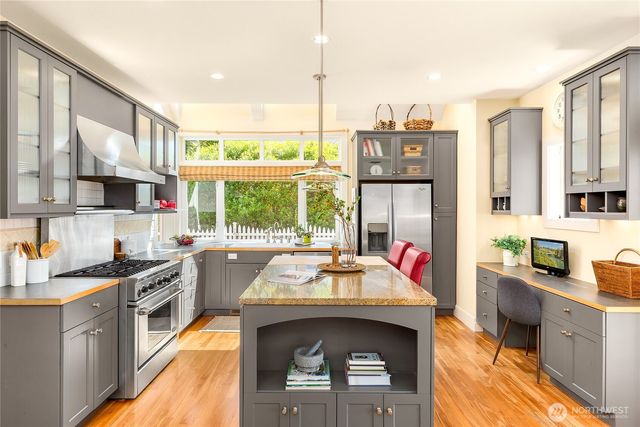 1427 Fort Ward Hill Road NE, Bainbridge Island, WA 98110
