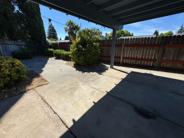4800 Clarity Ct, Sacramento, CA 95842