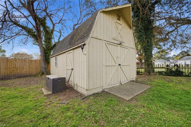 5137 Janet DR, Virginia Beach, VA 23464