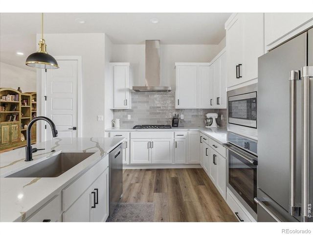 1727 Barefoot Drive, Windsor, CO 80550