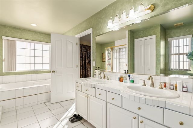 2092 E Desert Lakes Drive, Fort Mohave, AZ 86426