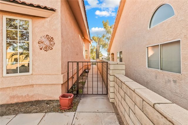 2092 E Desert Lakes Drive, Fort Mohave, AZ 86426
