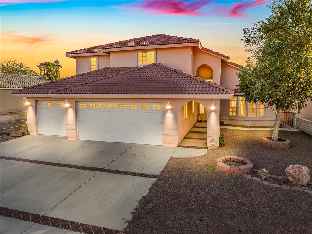 2092 E Desert Lakes Drive, Fort Mohave, AZ 86426