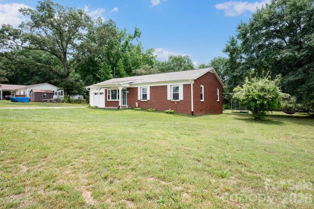 1674 Harris Henrietta Road, Forest City, NC 28043