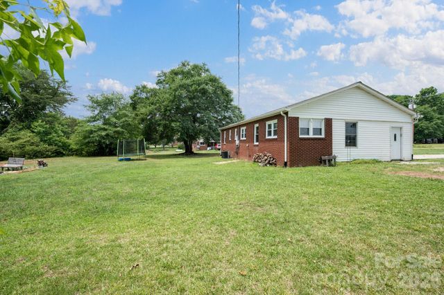 1674 Harris Henrietta Road, Forest City, NC 28043