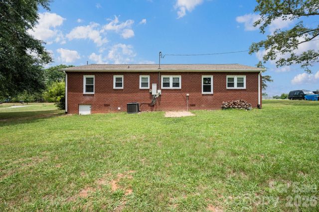 1674 Harris Henrietta Road, Forest City, NC 28043