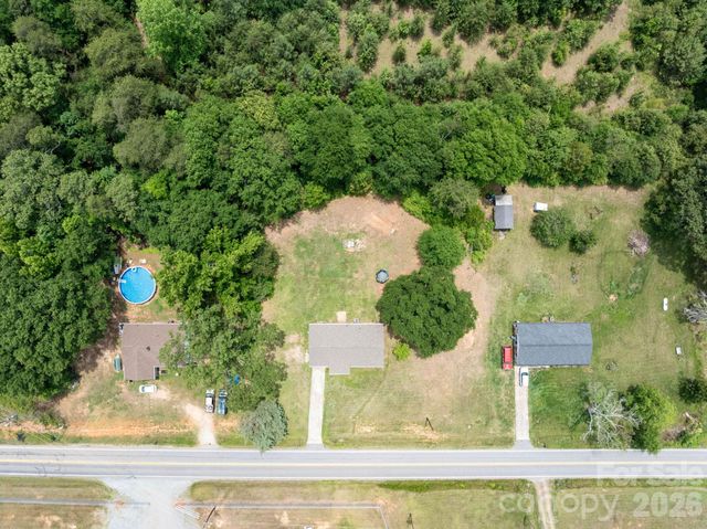 1674 Harris Henrietta Road, Forest City, NC 28043