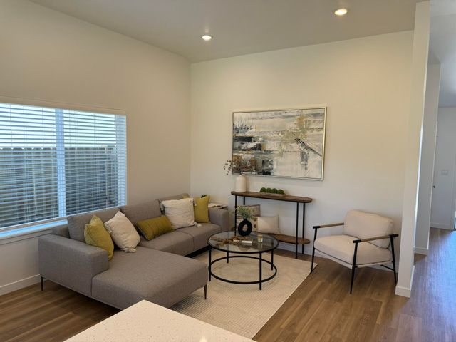 722 NE Rickenbacker Road 133, Madras, OR 97741