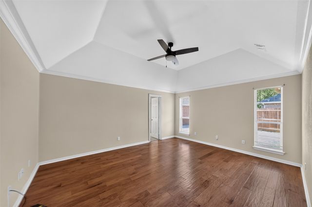 202 Northcreek Drive, Chandler, TX 75758