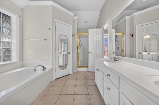 202 Northcreek Drive, Chandler, TX 75758