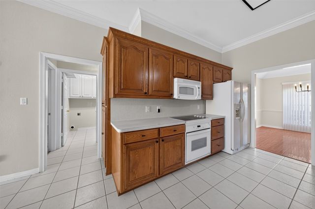 202 Northcreek Drive, Chandler, TX 75758