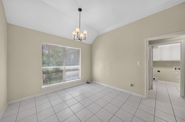 202 Northcreek Drive, Chandler, TX 75758