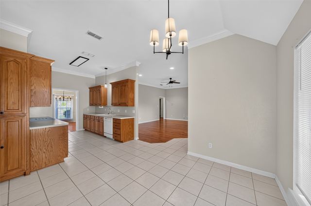 202 Northcreek Drive, Chandler, TX 75758
