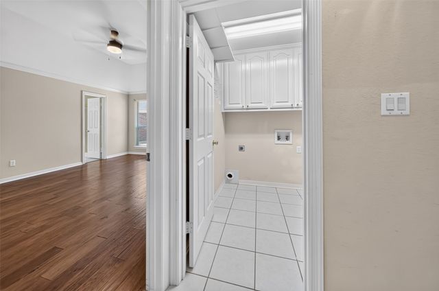 202 Northcreek Drive, Chandler, TX 75758