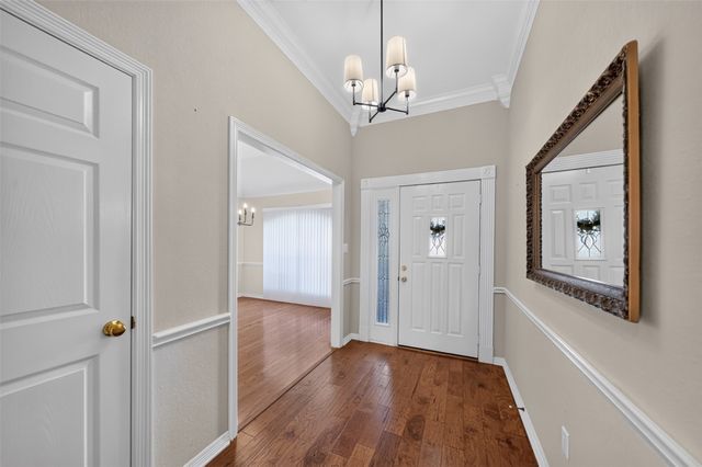 202 Northcreek Drive, Chandler, TX 75758
