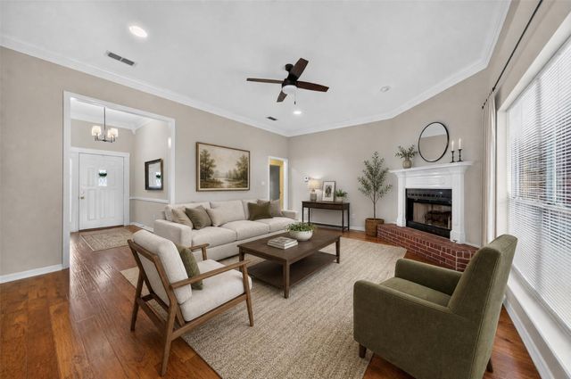 202 Northcreek Drive, Chandler, TX 75758
