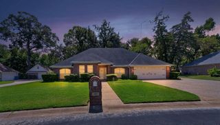 202 Northcreek Drive, Chandler, TX 75758