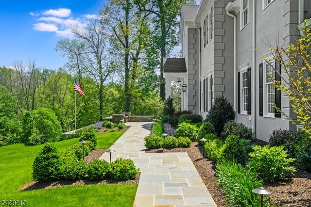 14 Brookrace Dr, Mendham Twp., NJ 07945