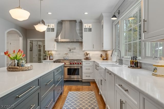 14 Brookrace Dr, Mendham Twp., NJ 07945