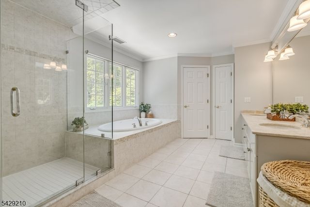 14 Brookrace Dr, Mendham Twp., NJ 07945