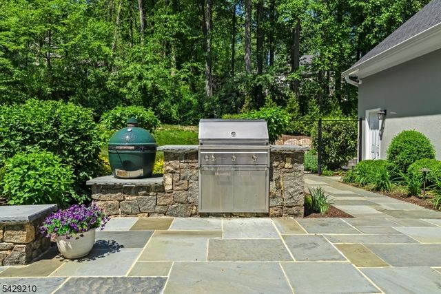 14 Brookrace Dr, Mendham Twp., NJ 07945