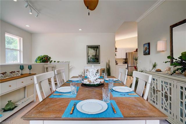 509 Robin Hood CIR 202, Naples, FL 34104