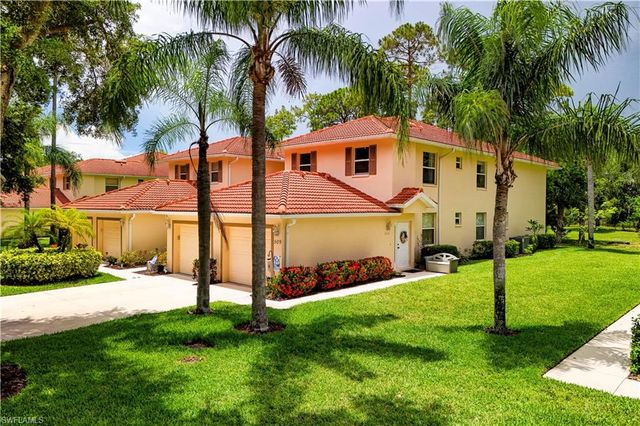 509 Robin Hood CIR 202, Naples, FL 34104