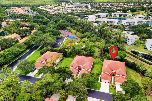 509 Robin Hood CIR 202, Naples, FL 34104