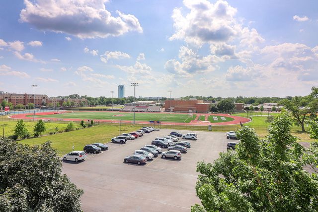 110 W Butterfield Road 503S, Elmhurst, IL 60126