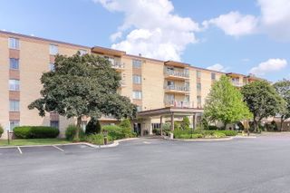110 W Butterfield Road 503S, Elmhurst, IL 60126