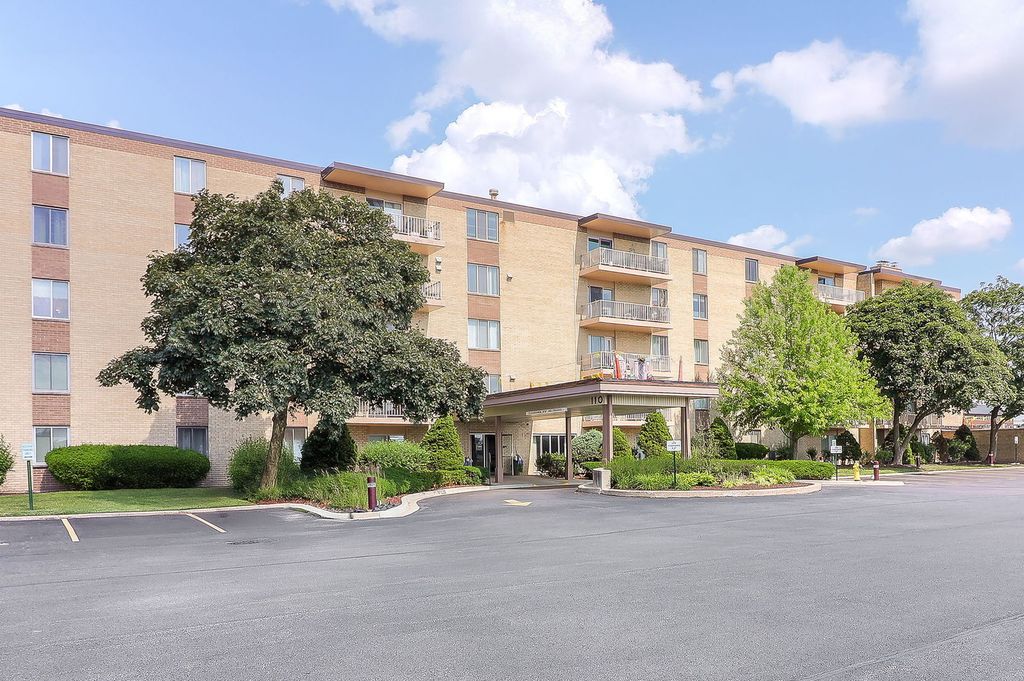 110 W Butterfield Road 503S, Elmhurst, IL 60126