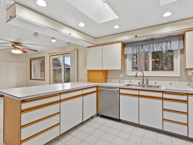 1288 Se 40TH Ave, Hillsboro, OR 97123