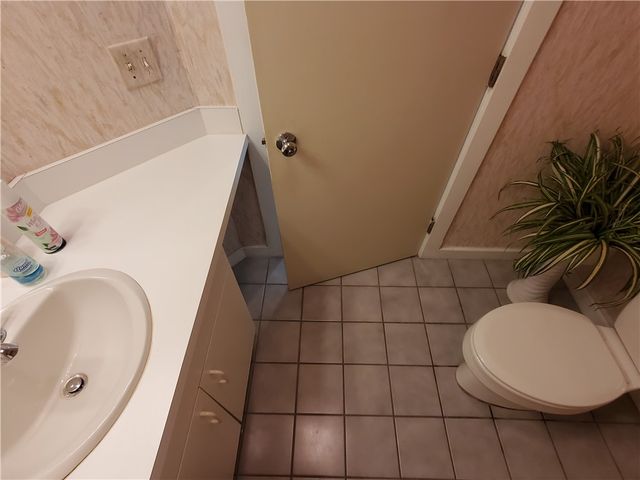 15 Hammersmith Road 33, Newport, RI 02840