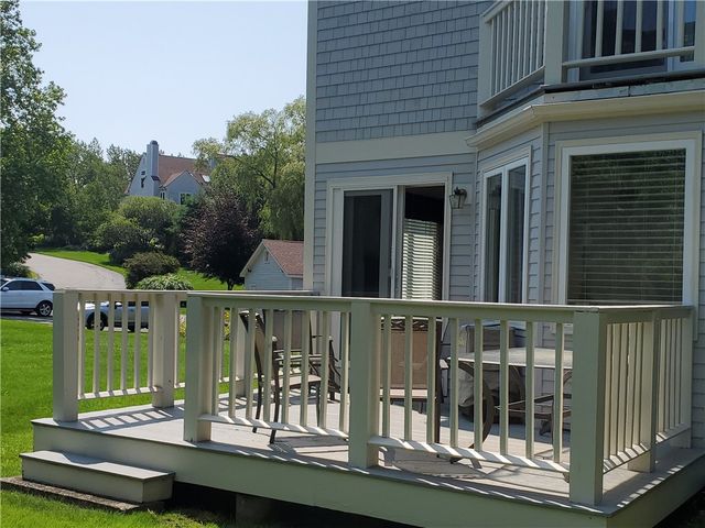 15 Hammersmith Road 33, Newport, RI 02840