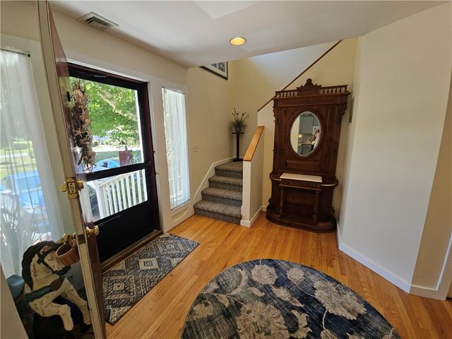 15 Hammersmith Road 33, Newport, RI 02840