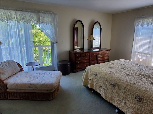 15 Hammersmith Road 33, Newport, RI 02840