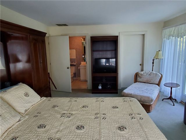 15 Hammersmith Road 33, Newport, RI 02840