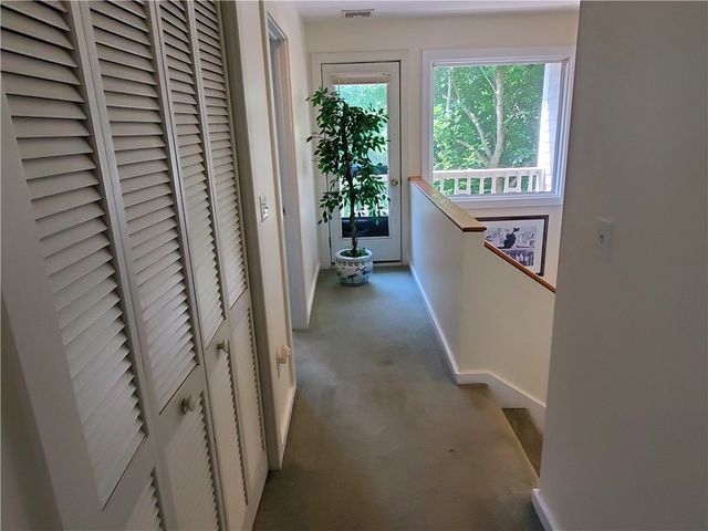 15 Hammersmith Road 33, Newport, RI 02840