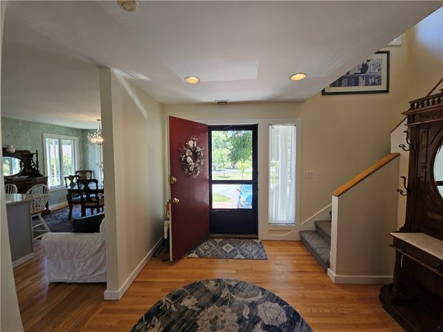 15 Hammersmith Road 33, Newport, RI 02840