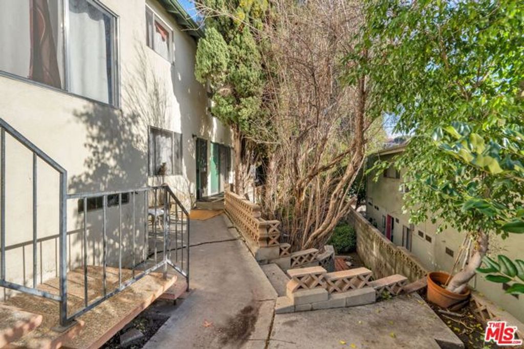 2241 Ewing Street, Los Angeles, CA 90039