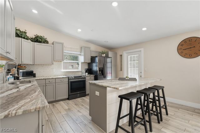 8635 Exeter ST, Fort Myers, FL 33907