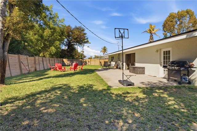 8635 Exeter ST, Fort Myers, FL 33907