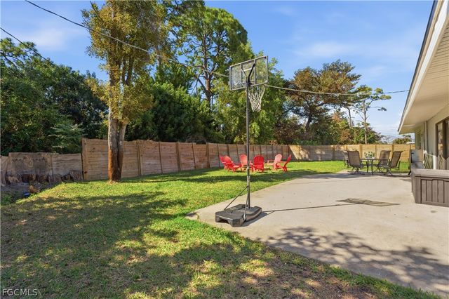 8635 Exeter ST, Fort Myers, FL 33907