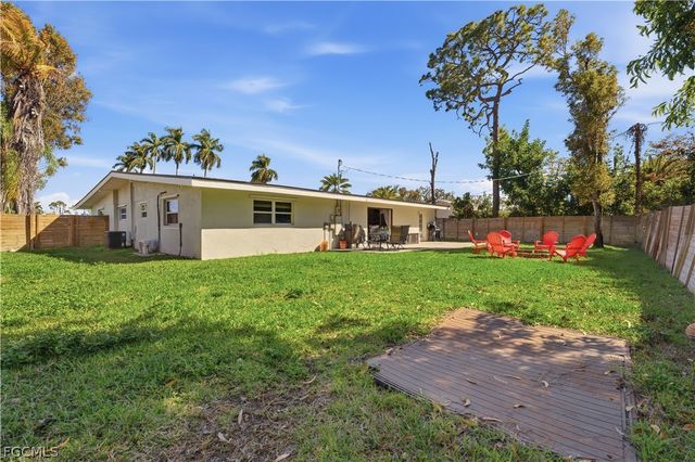 8635 Exeter ST, Fort Myers, FL 33907