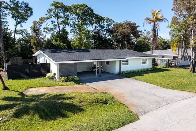 8635 Exeter ST, Fort Myers, FL 33907