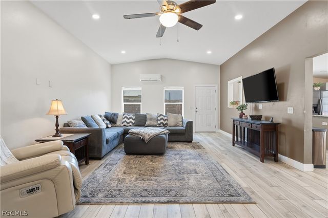 8635 Exeter ST, Fort Myers, FL 33907