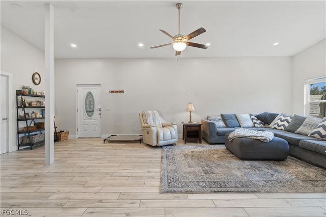 8635 Exeter ST, Fort Myers, FL 33907