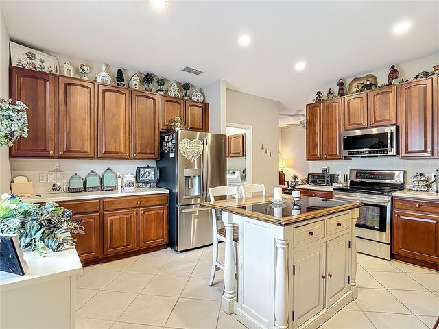 352 HAMRICK DRIVE, Kissimmee, FL 34759